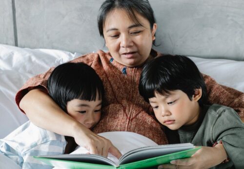 Tips Membacakan Buku Dongeng Kepada Anak